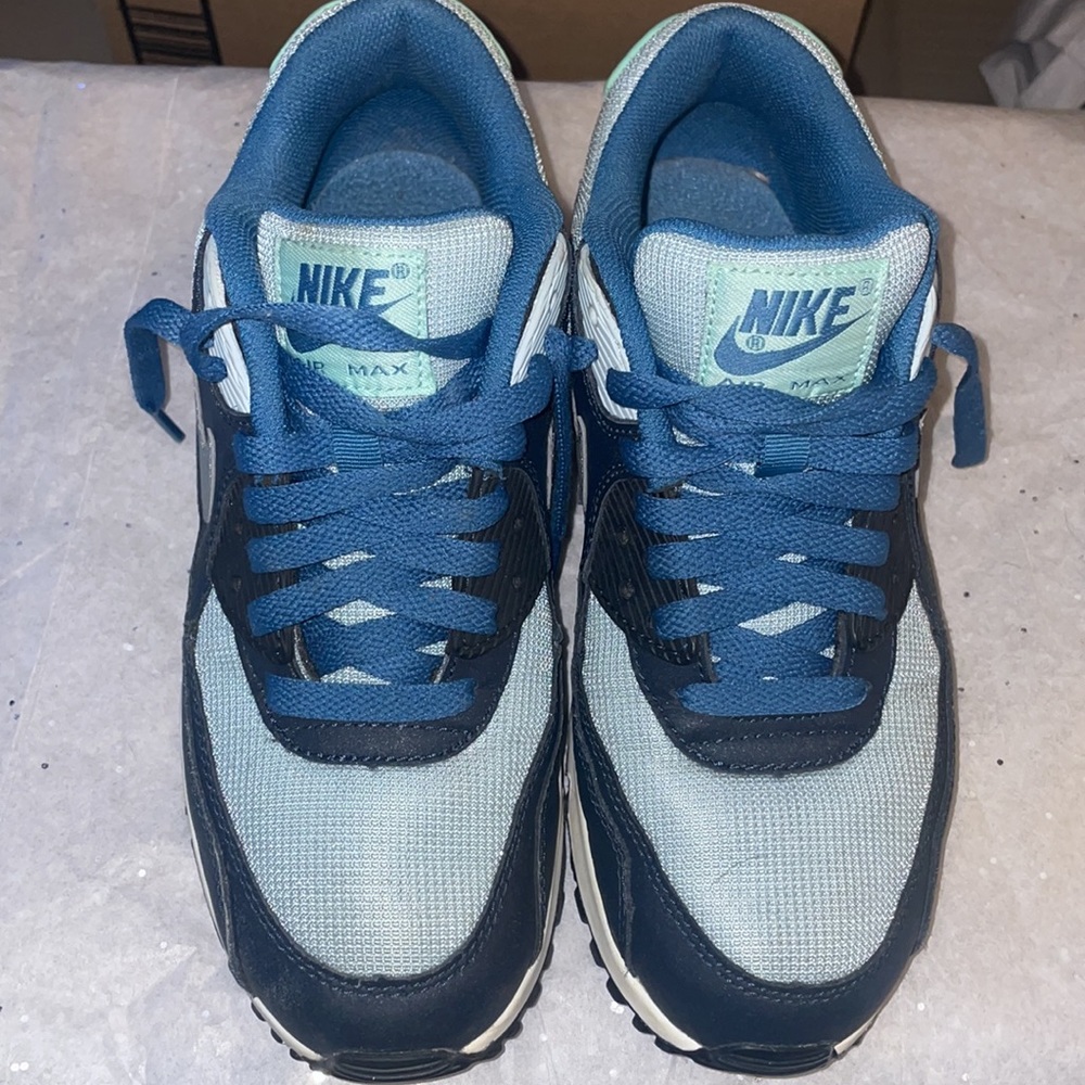 Great Pre🩵Loved Condition Nike Air Max 90
